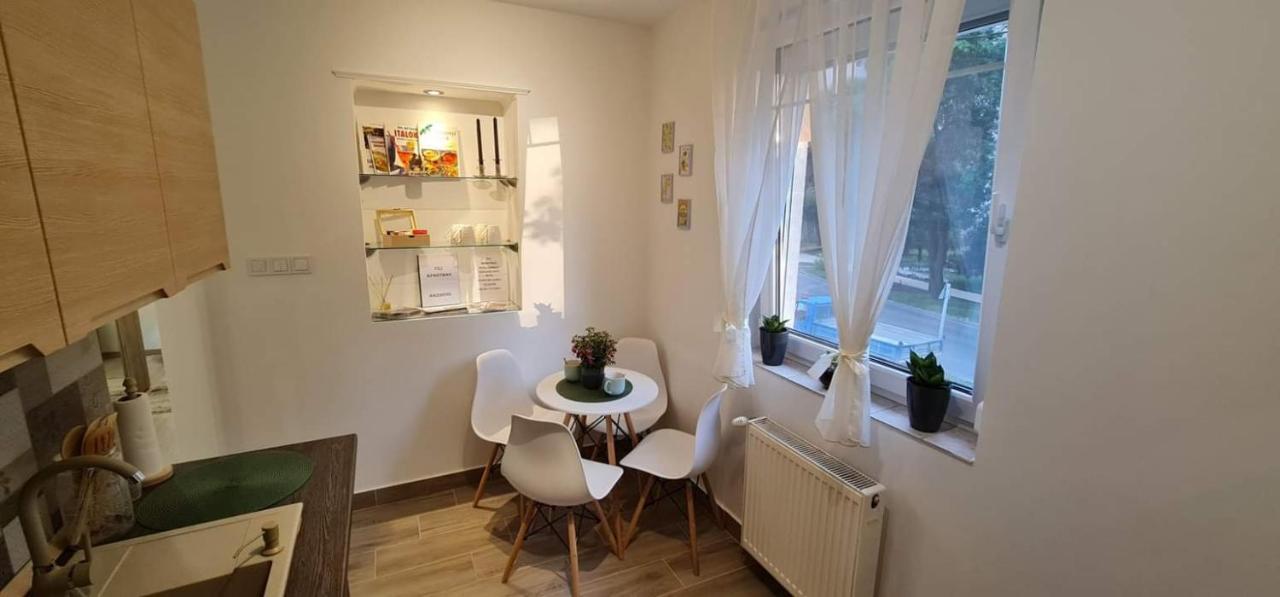 Cili Apartman Egerアパートメント エクステリア 写真