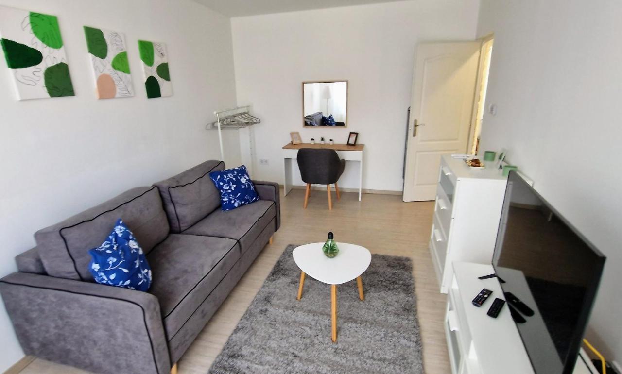 Cili Apartman Egerアパートメント エクステリア 写真
